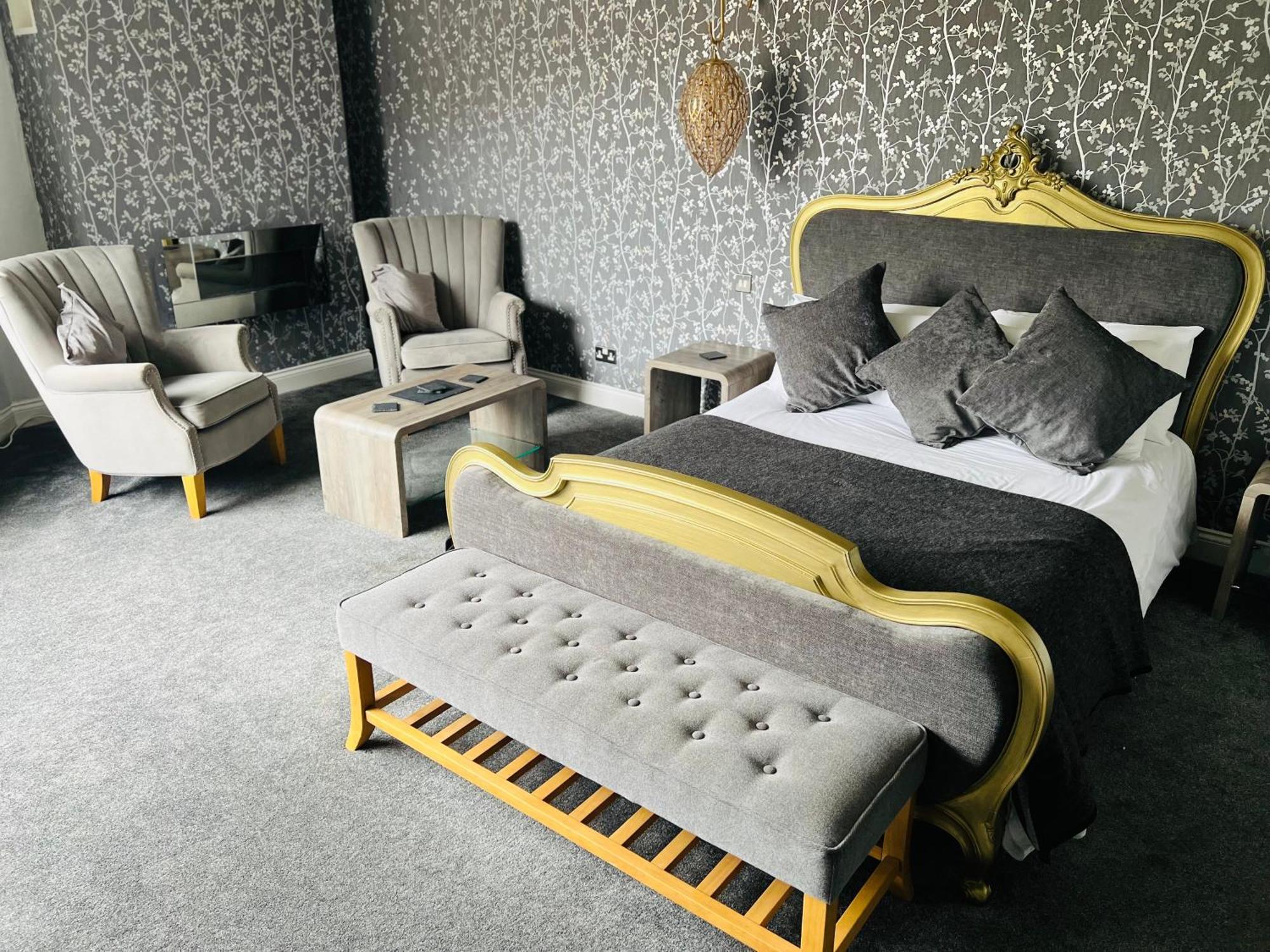 The Popinjay Hotel Ларкхол Екстериор снимка